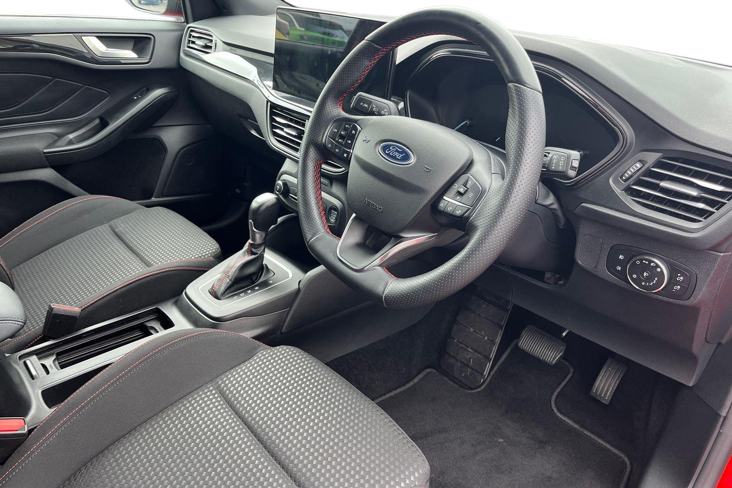 Ford Focus Photo 8