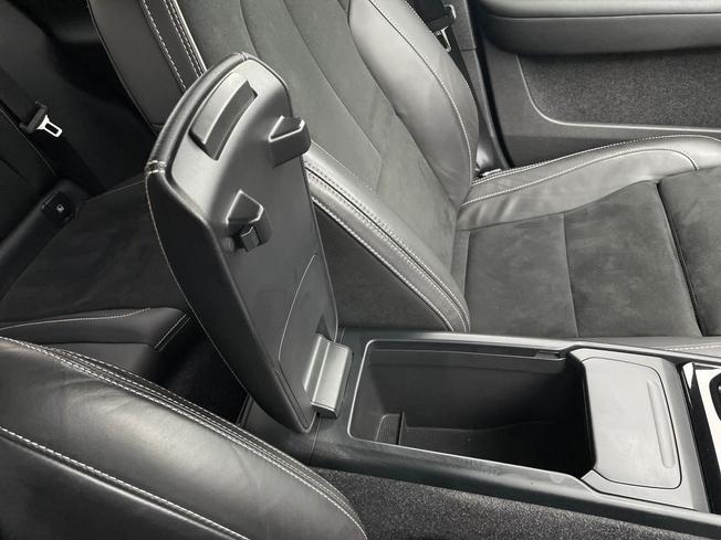 VOLVO Xc40 Photo 41