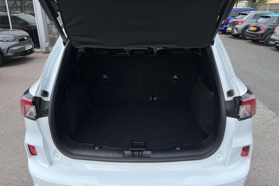 Ford Kuga Photo autoimg-49a37f855b7312a2857ff880b34c3e475efb66df.jpg