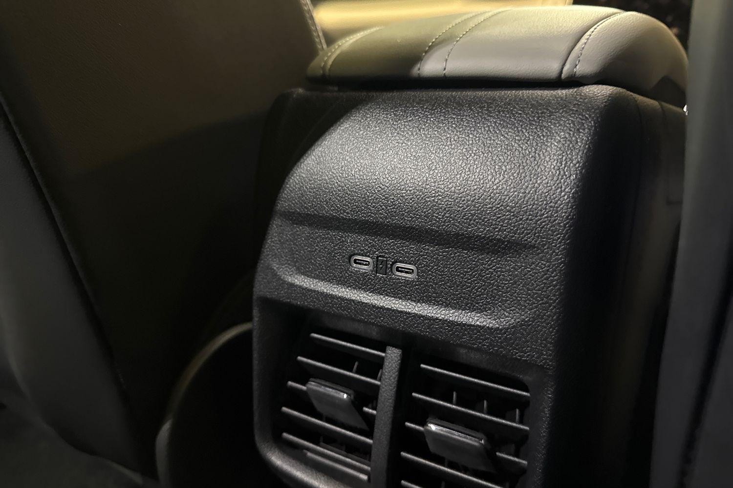 Ford Explorer Photo 23