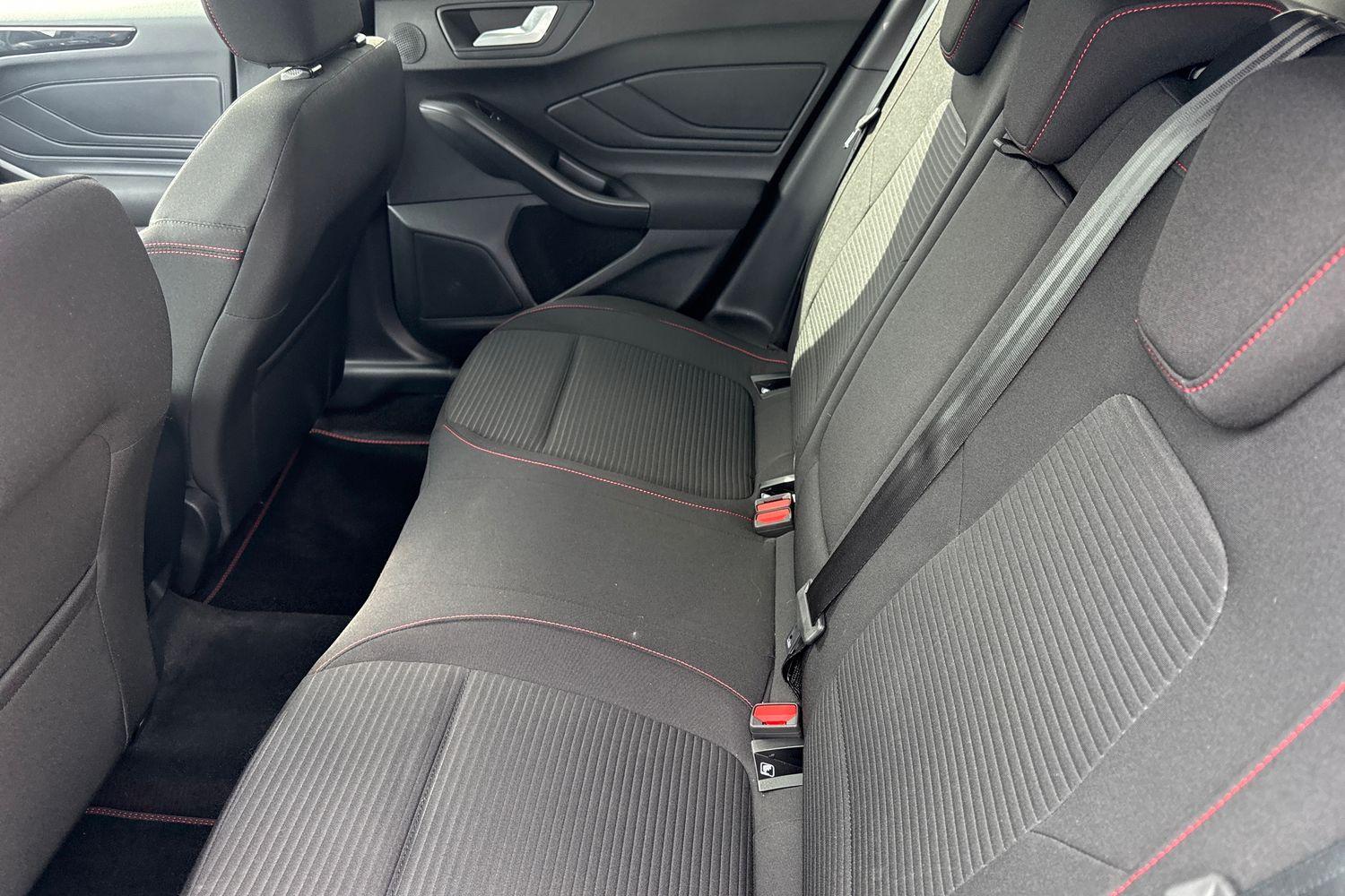 Ford FOCUS Photo 19