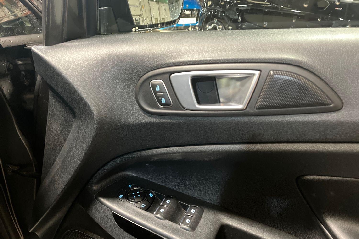 Ford ECOSPORT Photo 23