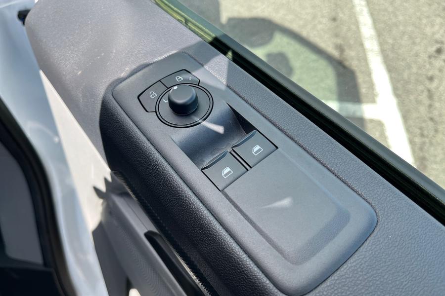 Ford E-TRANSIT CUSTOM Photo autoimg-49a9d29627552929ca888b9e10616a37432cae89.jpg