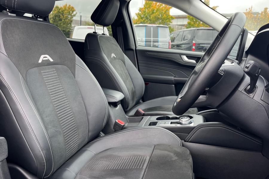 Ford KUGA Photo autoimg-49aa6c401f95c1ce591c42bbc46d0c0d5d492e7f.jpg