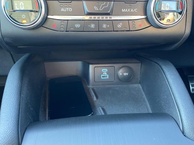 FORD Kuga Photo 38