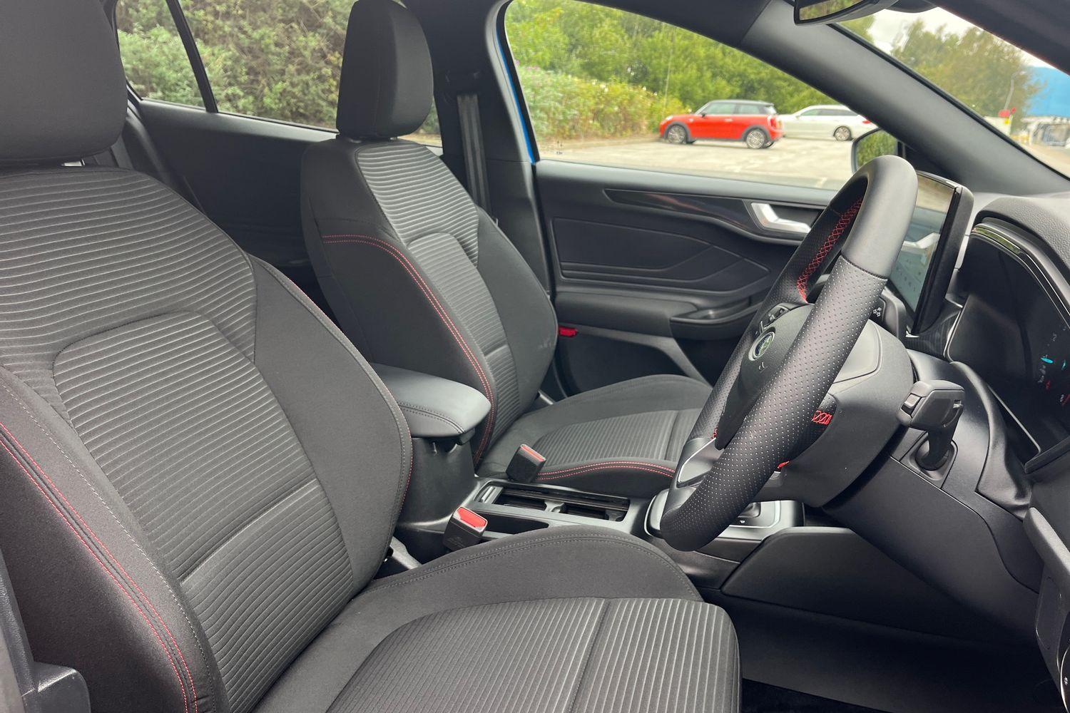 Ford Focus Photo 16