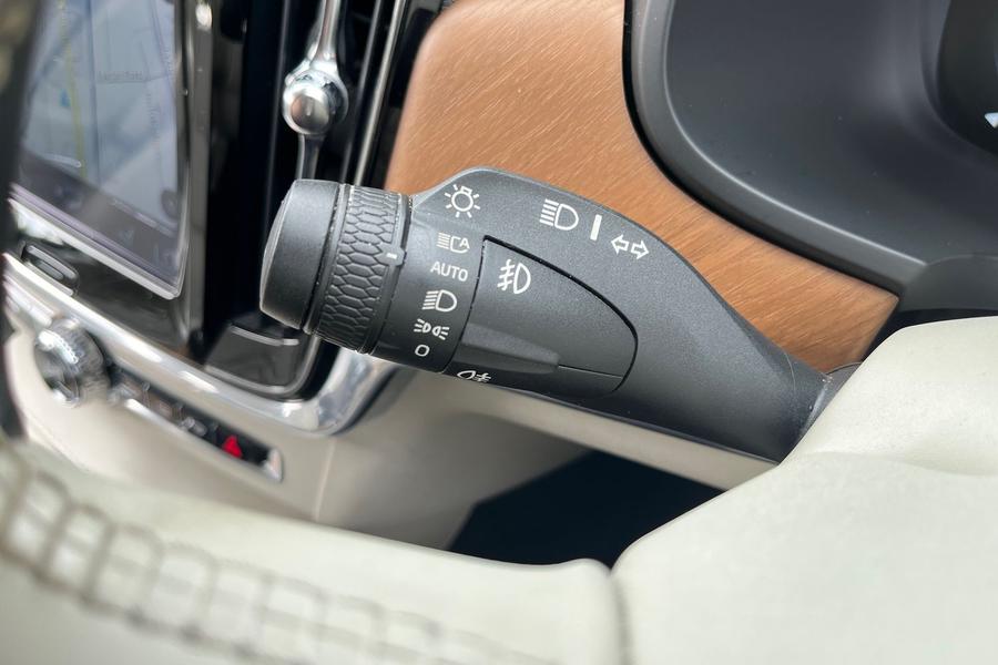 Volvo V90 Photo autoimg-49af90f8a7ae48457fecdc7abc8fe5c07827e854.jpg