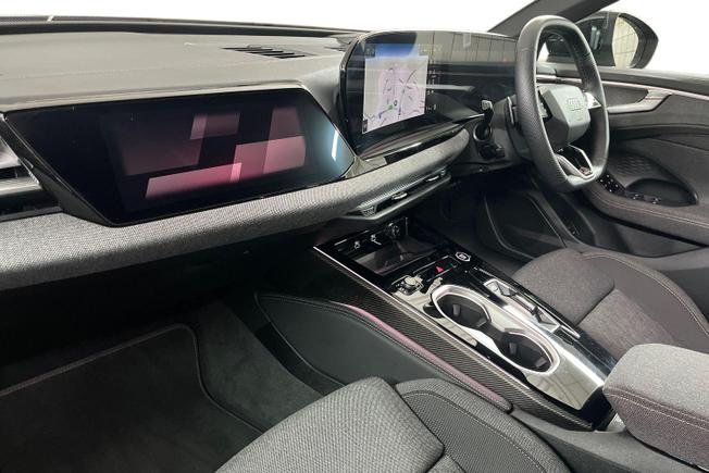 AUDI A6 Saloon Photo 2