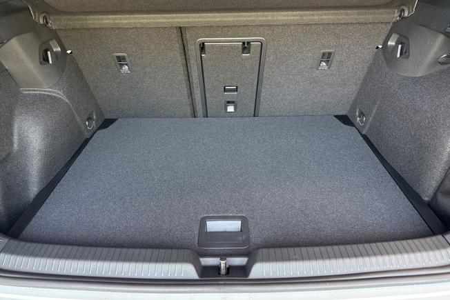 VOLKSWAGEN Golf Photo 12