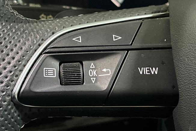 AUDI Q7 Photo 16