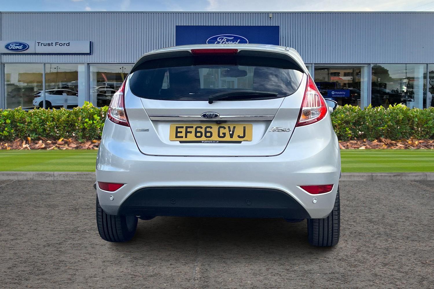 Ford FIESTA Photo 6