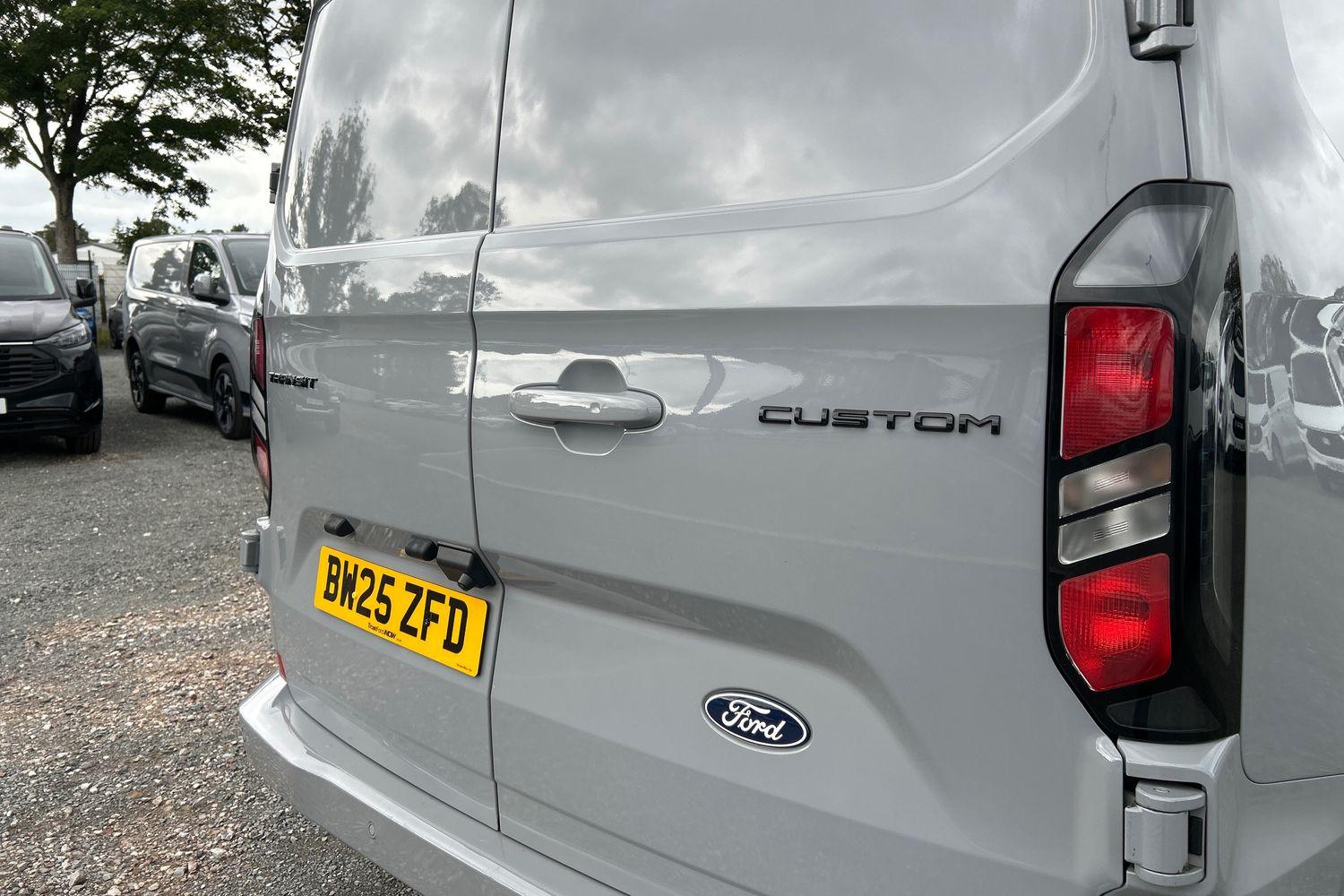Ford TRANSIT CUSTOM Photo 27
