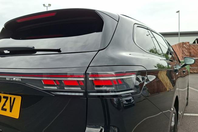 VOLKSWAGEN Passat Photo 18