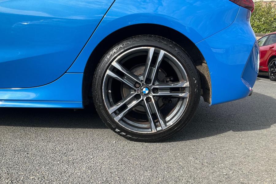 BMW 1 SERIES Photo autoimg-49b6dacddf268d6f539fb23f74c1e3f5504ac6a1.jpg