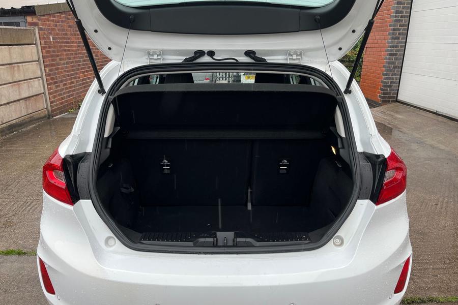 Ford FIESTA Photo autoimg-49bc11bf3c23769739a707ed51b4fe94240718ba.jpg