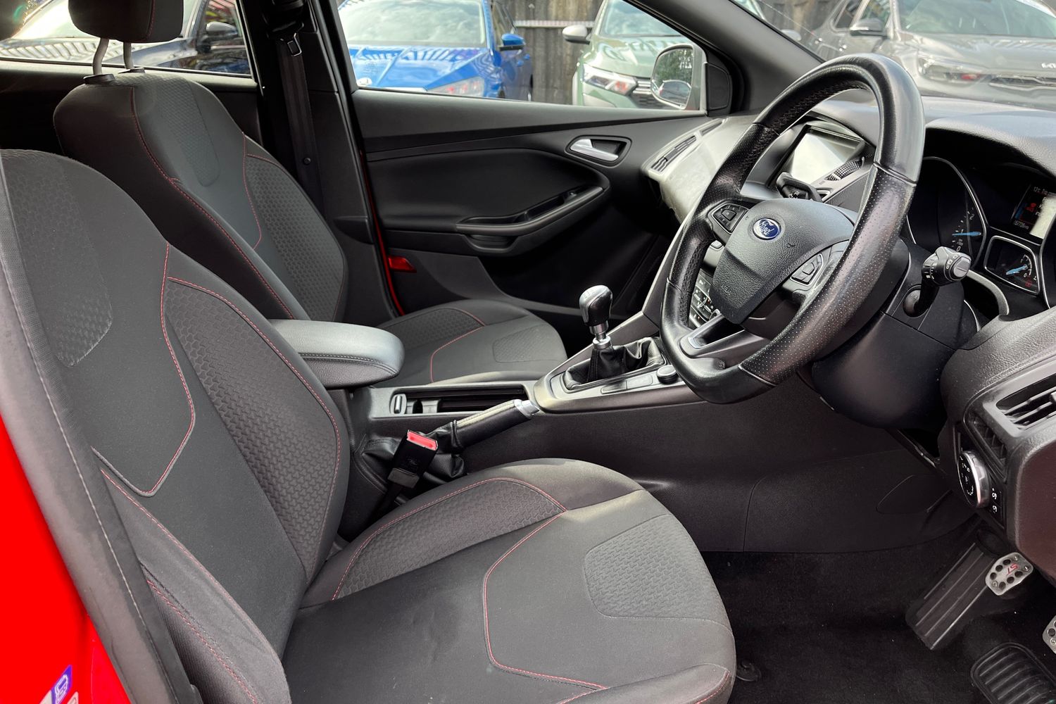 Ford FOCUS Photo 16