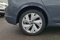 VOLKSWAGEN Golf Photo 5