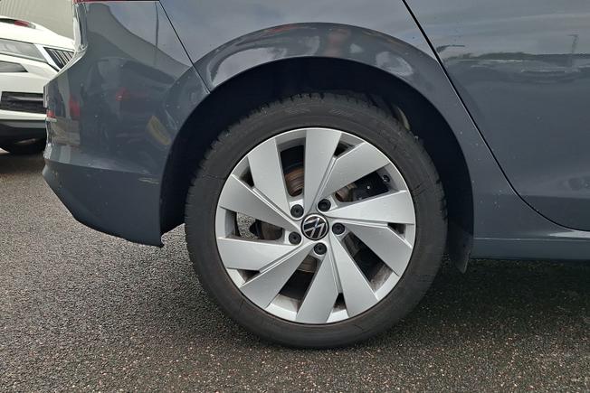 VOLKSWAGEN Golf Photo 5
