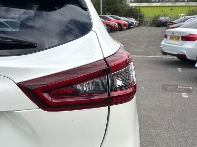 NISSAN Qashqai Photo 18