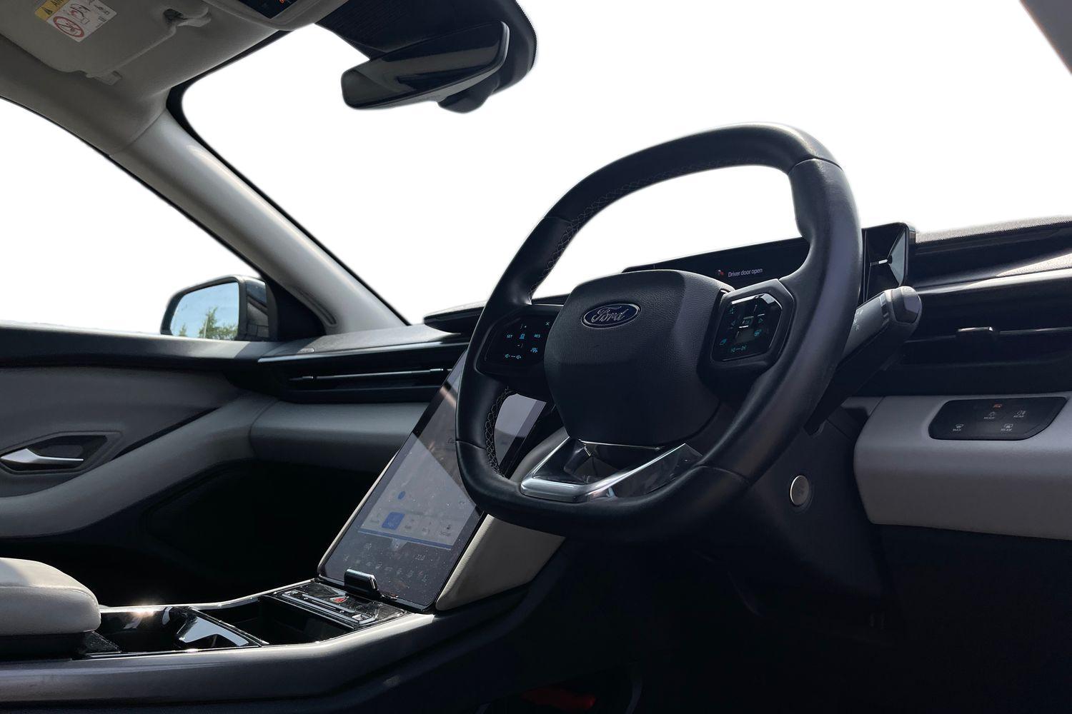 Ford EXPLORER Photo 8