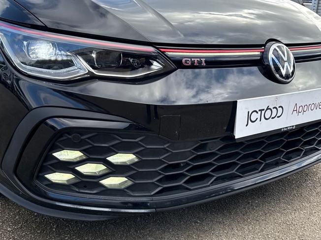 VOLKSWAGEN Golf Photo 32