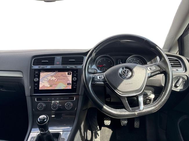 VOLKSWAGEN Golf Photo 11