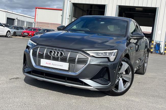AUDI e-tron Photo 25