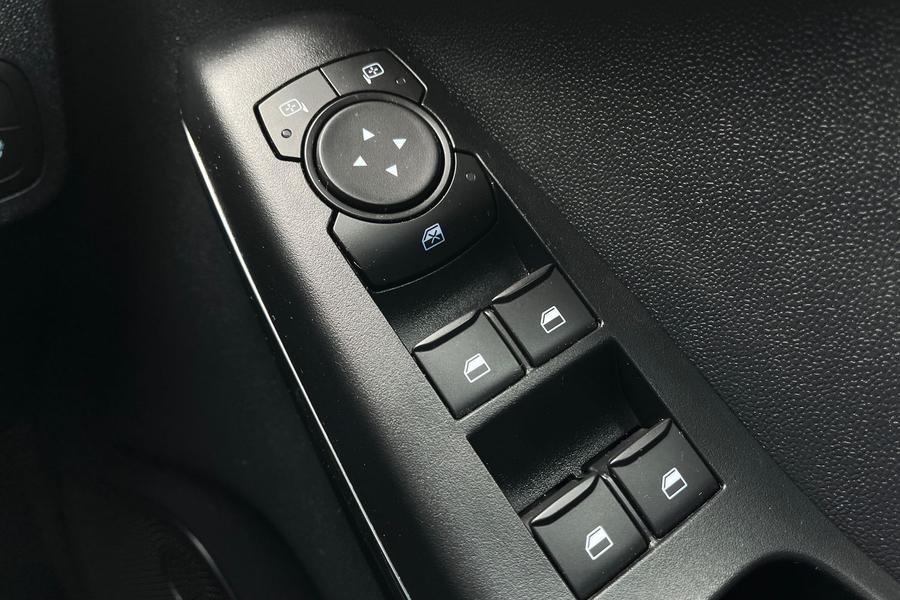 Ford FIESTA Photo autoimg-49ce0eacc79aa4c5f0913eda00ffa6be54cfced2.jpg