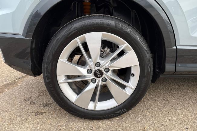 AUDI Q2 Photo 32