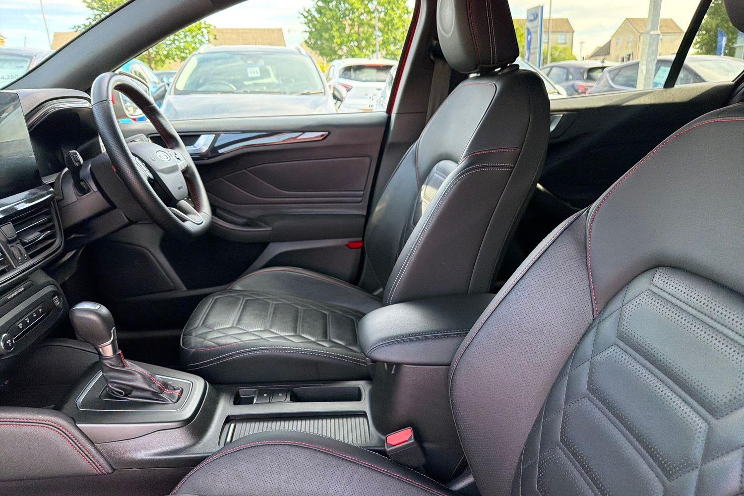 Ford FOCUS Photo 18