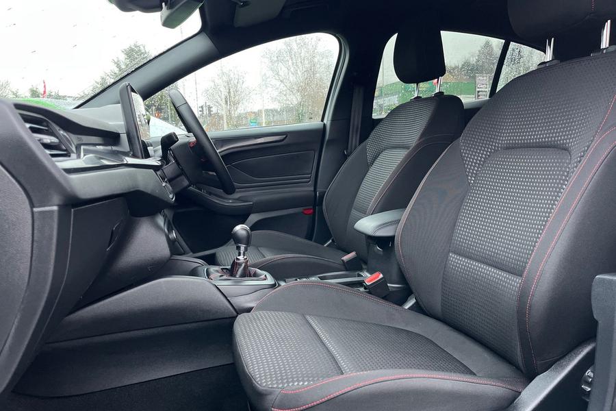 Ford FOCUS Photo autoimg-49d91427ca1febbfd06b19a3b82b0fb5f2bc4d86.jpg