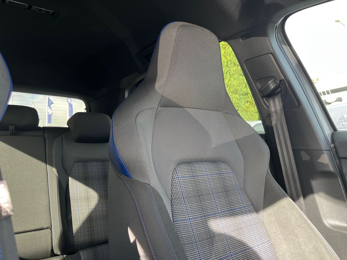 Volkswagen Golf Photo 37