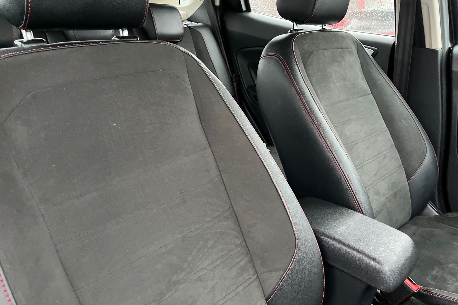 Ford ECOSPORT Photo 16