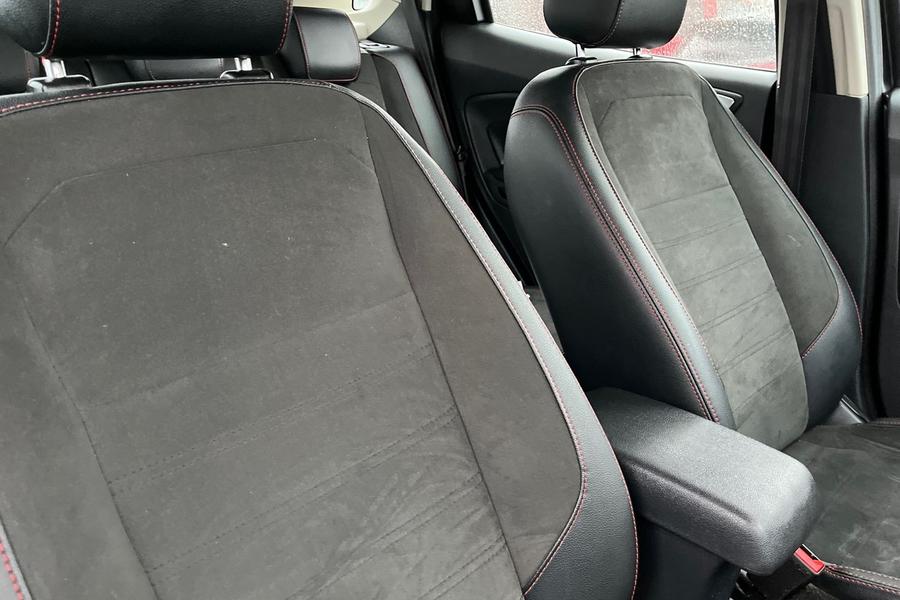 Ford ECOSPORT Photo autoimg-49e10cf6d2da0c7fb60aad25296f8bbc69382a70.jpg