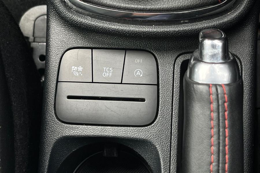 Ford FIESTA Photo autoimg-49e1a973bec9bb9f436e38a5ca1f49e1f3dfc9f1.jpg