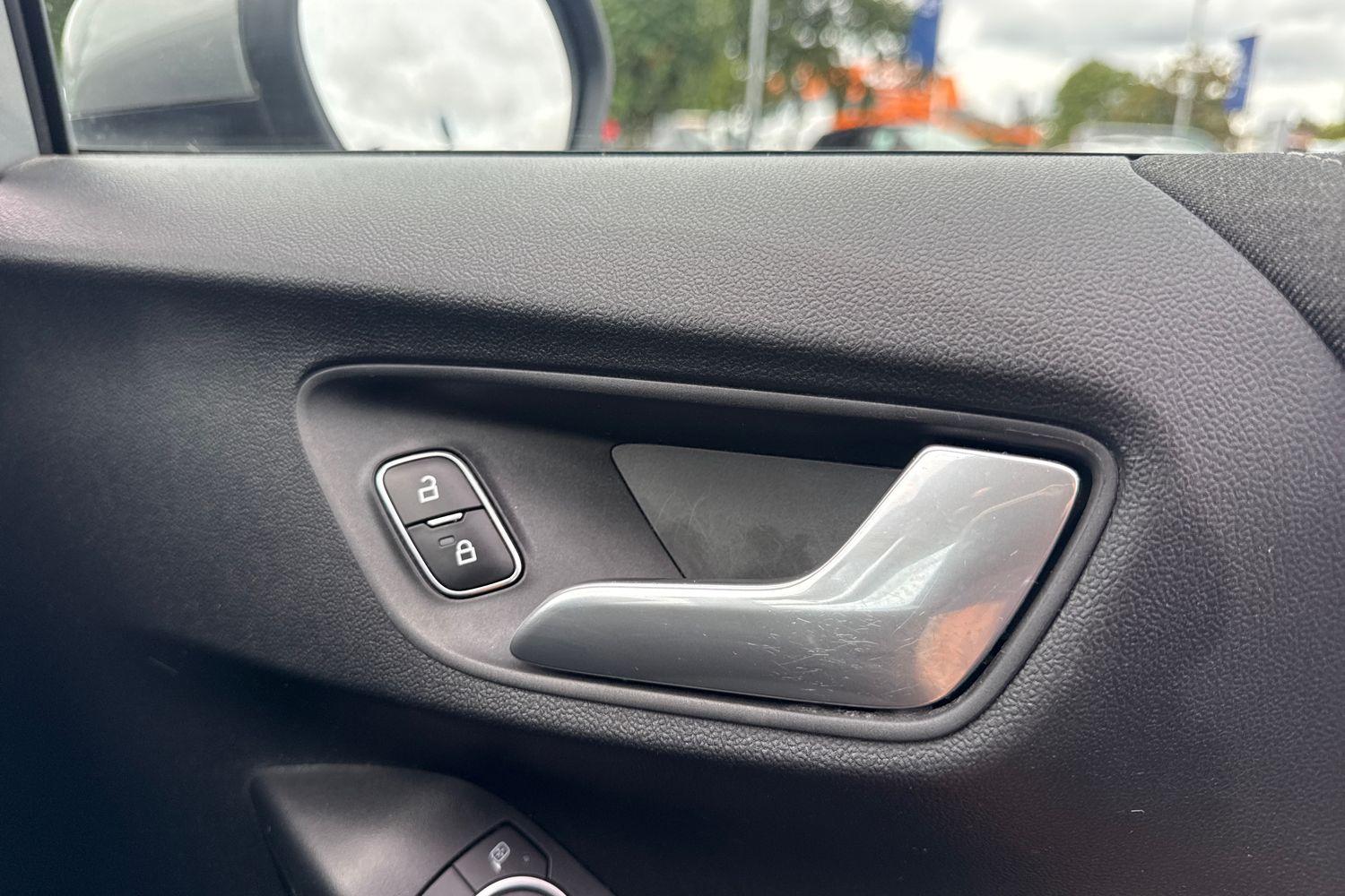 Ford PUMA Photo 35