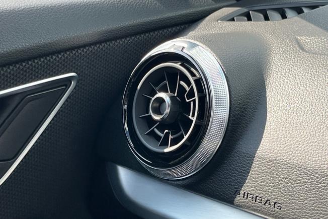 Audi Q2 Photo 33