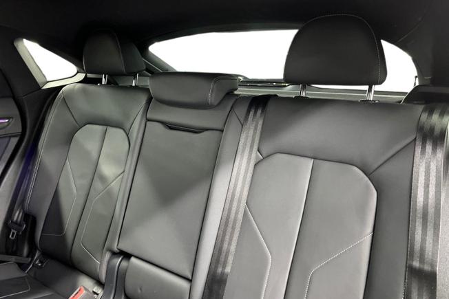 AUDI Q3 Photo 9