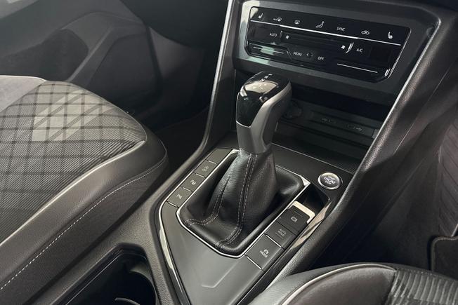 VOLKSWAGEN Tiguan Photo 23