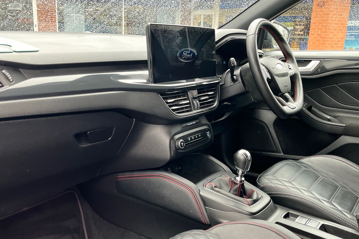Ford FOCUS Photo 17