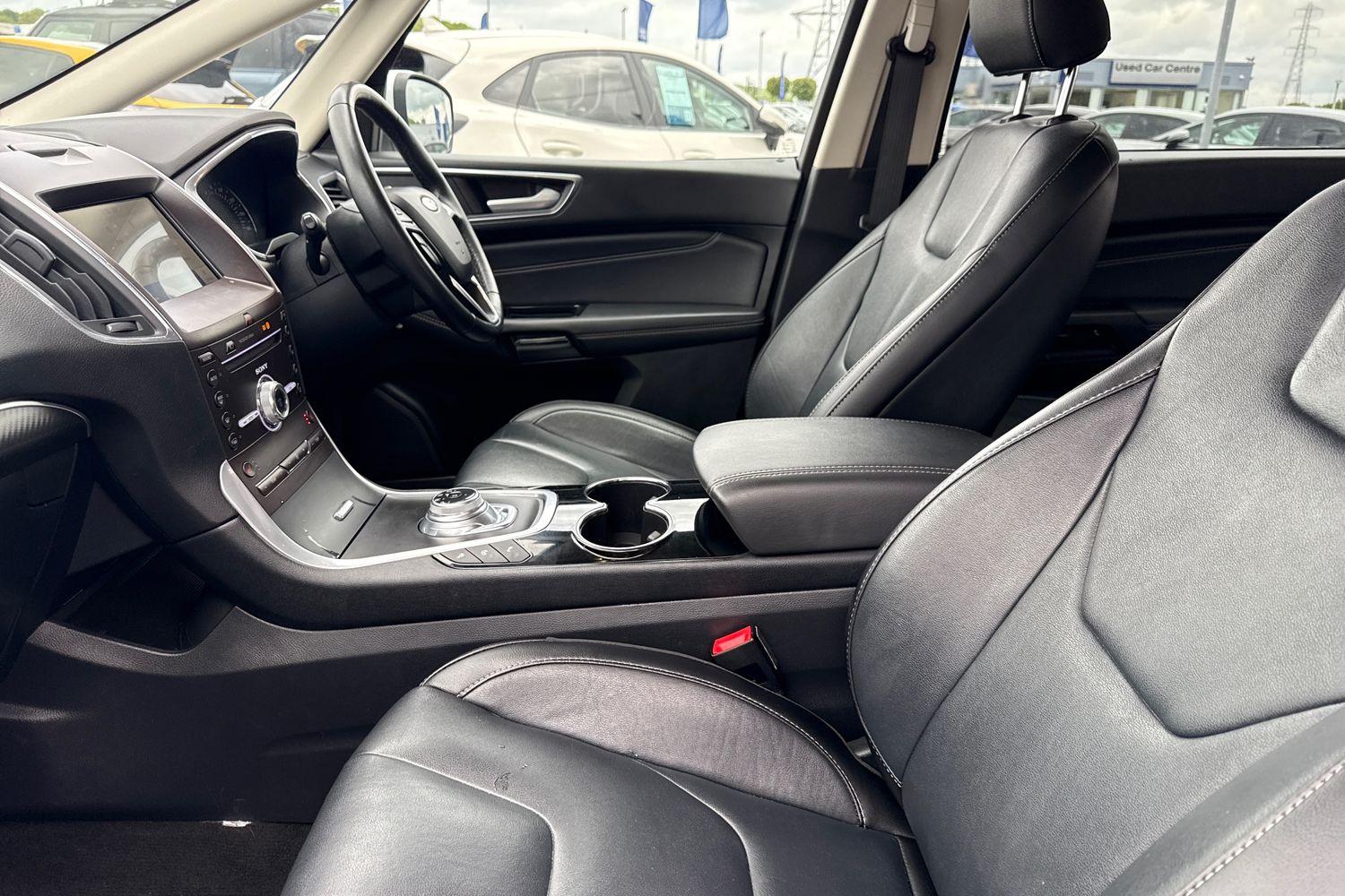 Ford S-MAX Photo 18