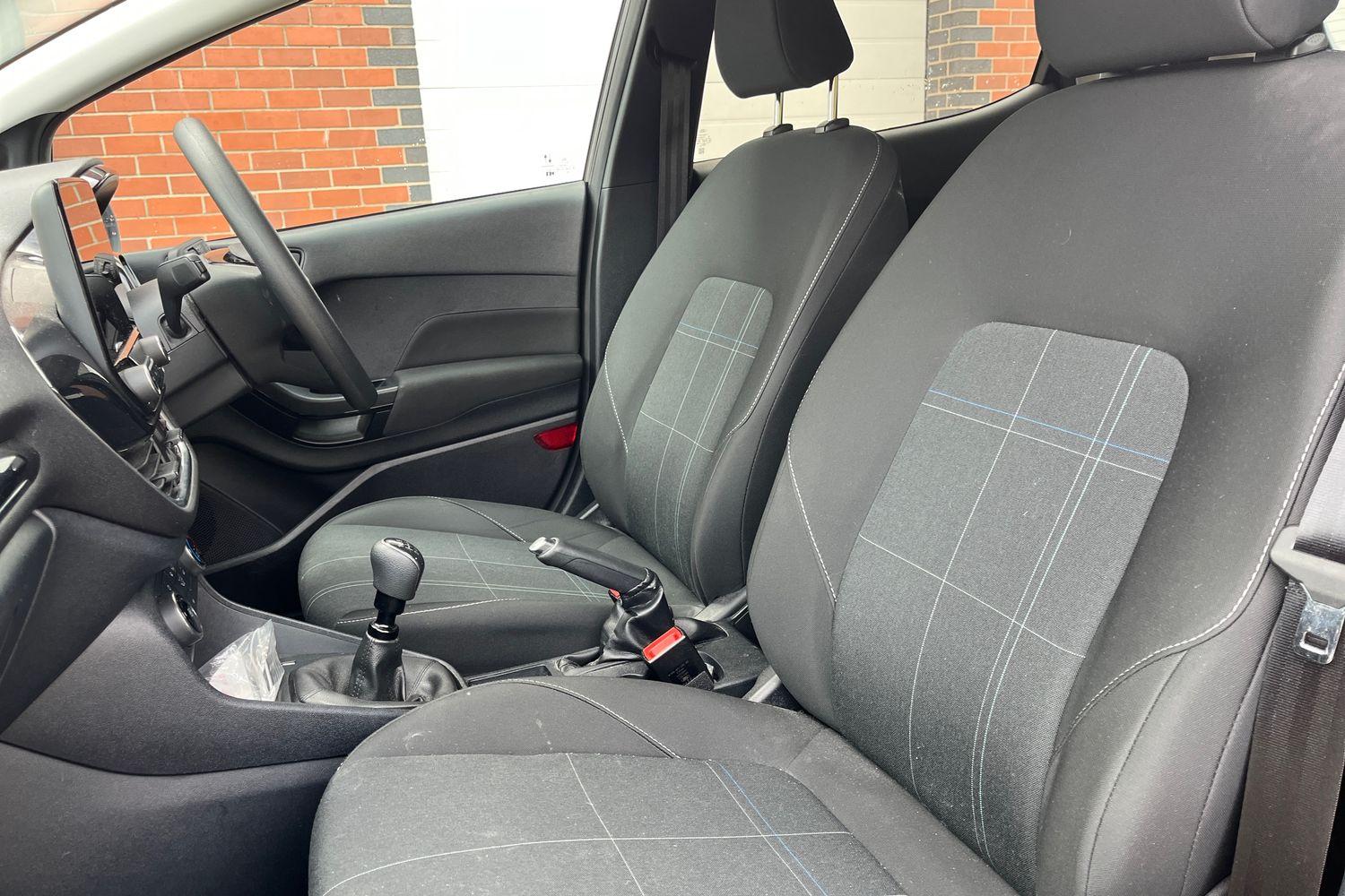 Ford FIESTA Photo 18