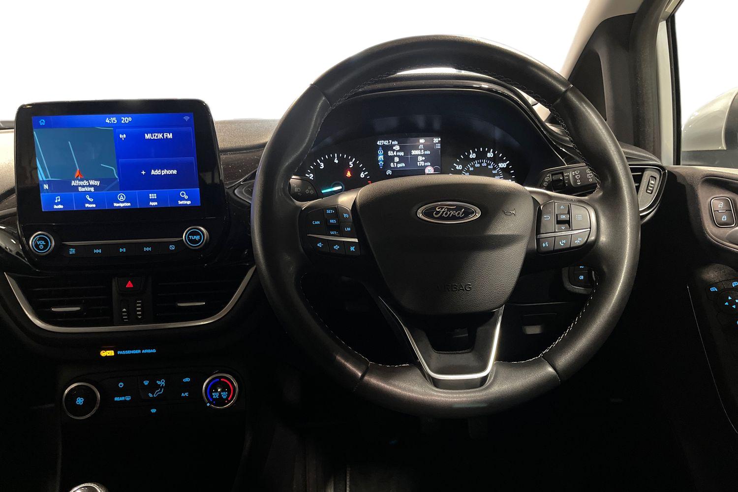Ford FIESTA Photo 10