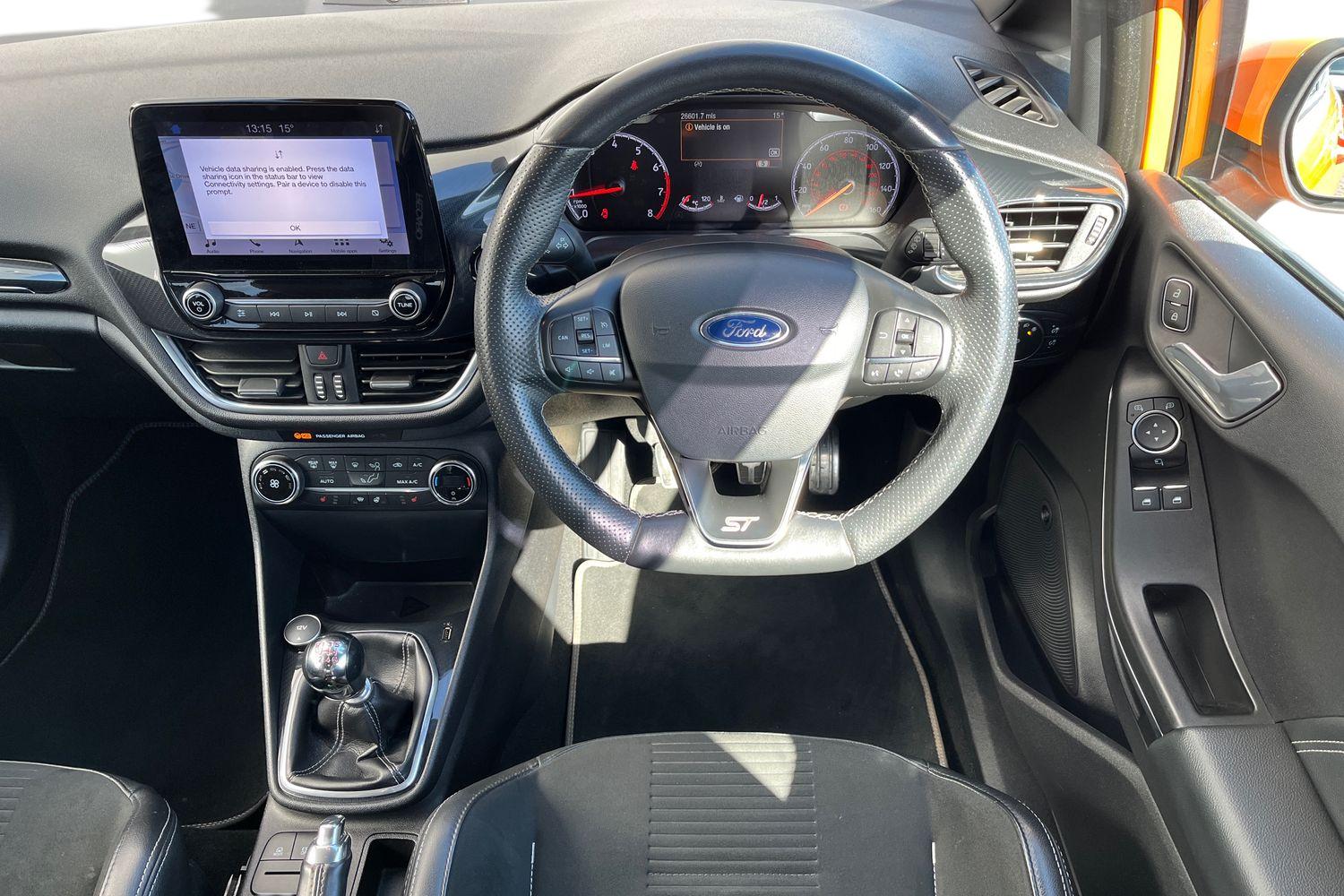 Ford FIESTA Photo 10