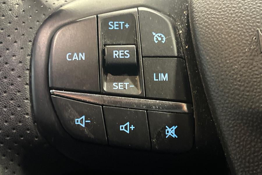 Ford FIESTA Photo autoimg-49f62deaefaaee1d9b24ac9ca3ce8a44f89e8e4f.jpg