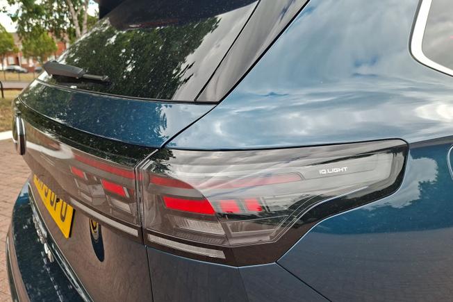 VOLKSWAGEN Tiguan Photo 18