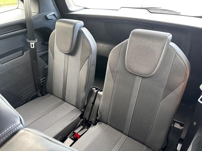 PEUGEOT 5008 Photo 42