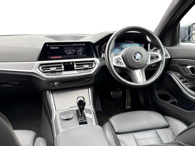 BMW 3 Series Photo 11