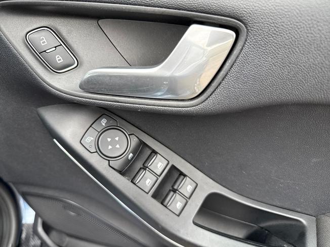 FORD Fiesta Photo 27