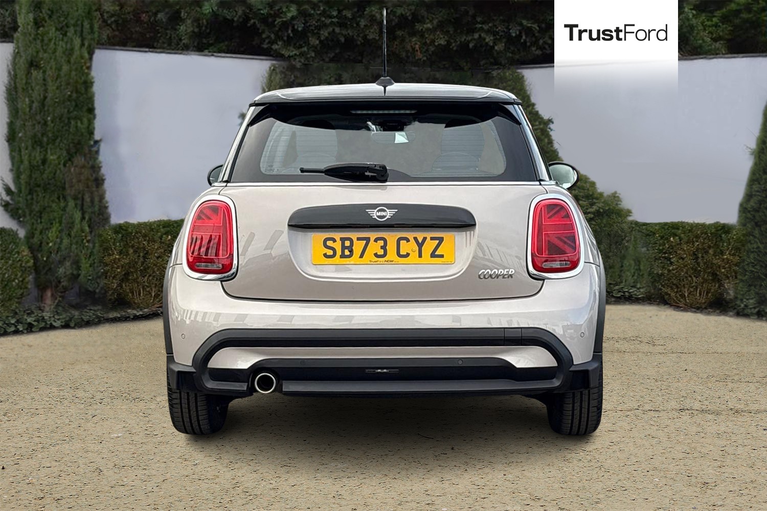 MINI HATCHBACK Photo 6